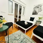 Hostel High Standard Centre Close To Attractions *
