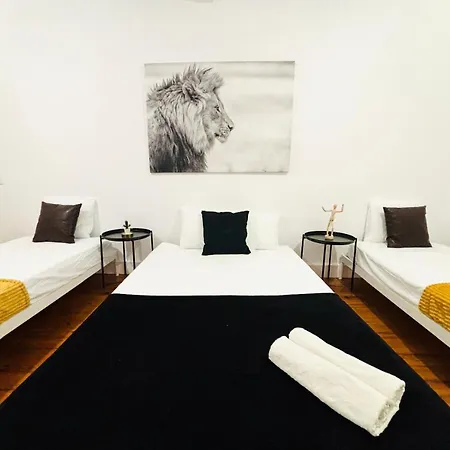 אכסניה High Standard Centre Close To Attractions *