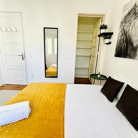 אכסניה High Standard Centre Close To Attractions ליסבון