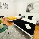 High Standard Centre Close To Attractions 호스텔 *